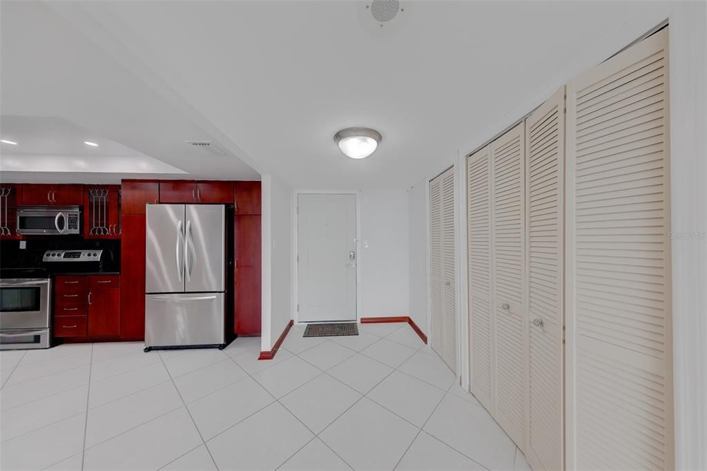 For Rent: $3,200 (2 beds, 2 baths, 1300 Square Feet)