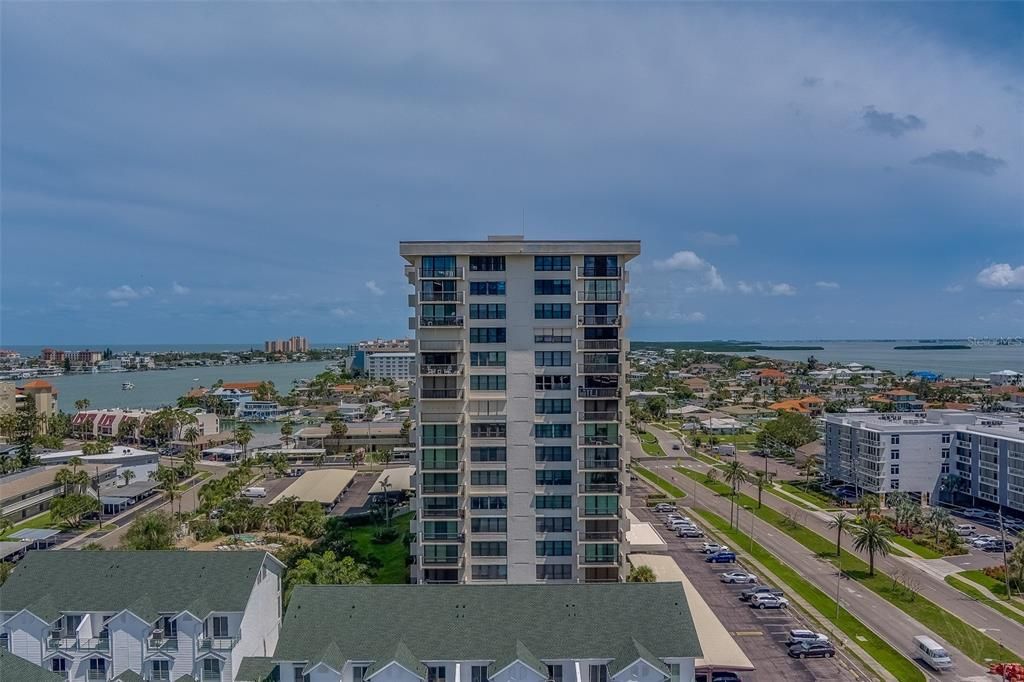 For Rent: $3,200 (2 beds, 2 baths, 1300 Square Feet)