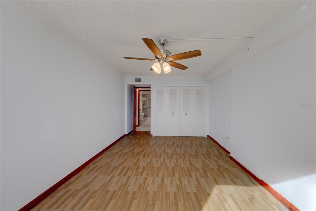 For Rent: $3,200 (2 beds, 2 baths, 1300 Square Feet)
