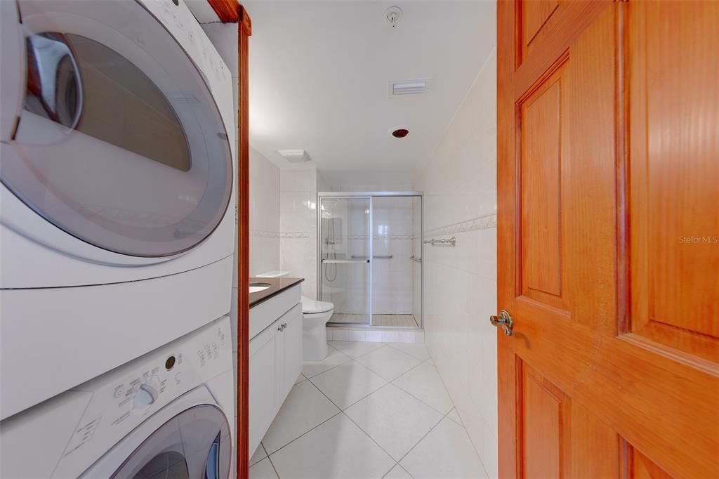 For Rent: $3,200 (2 beds, 2 baths, 1300 Square Feet)