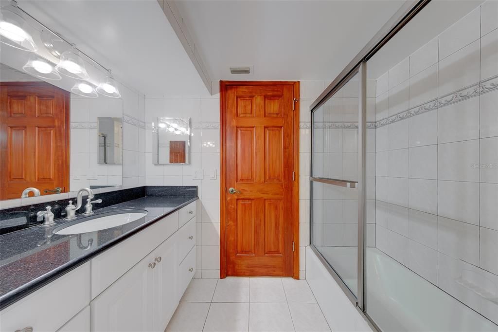 For Rent: $3,200 (2 beds, 2 baths, 1300 Square Feet)