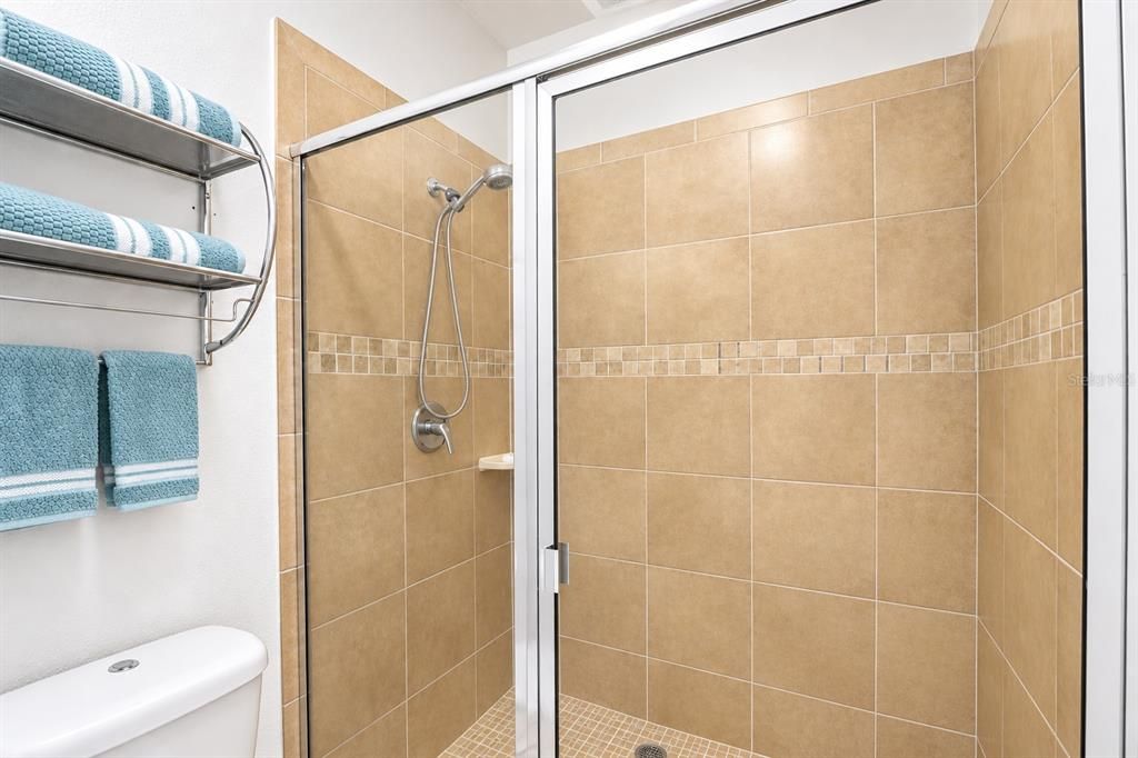 For Sale: $325,000 (3 beds, 2 baths, 1634 Square Feet)
