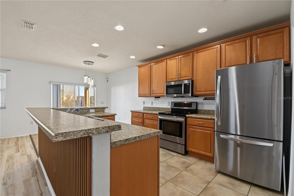 For Sale: $325,000 (3 beds, 2 baths, 1634 Square Feet)
