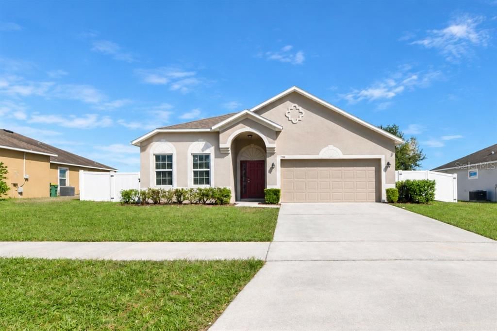 For Sale: $325,000 (3 beds, 2 baths, 1634 Square Feet)
