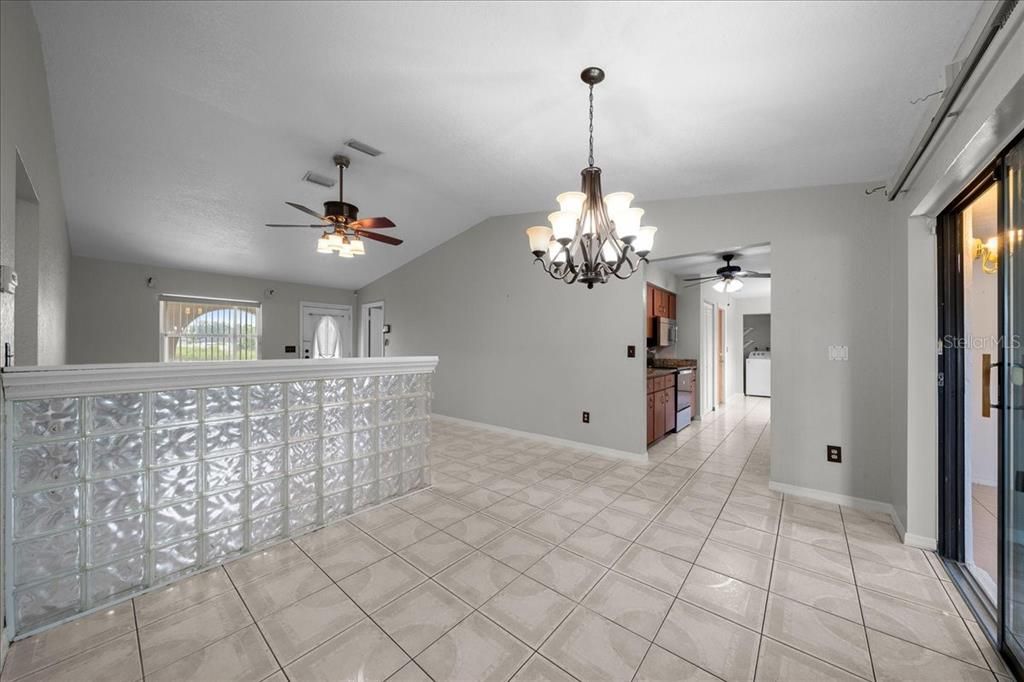 For Rent: $1,695 (3 beds, 2 baths, 1290 Square Feet)