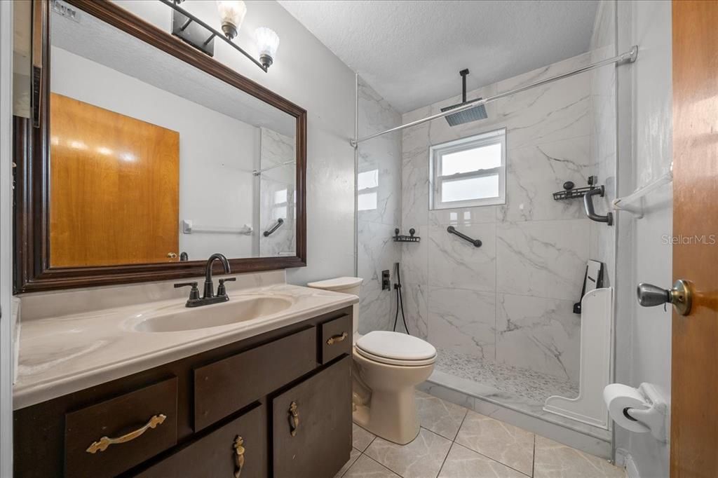 For Rent: $1,695 (3 beds, 2 baths, 1290 Square Feet)