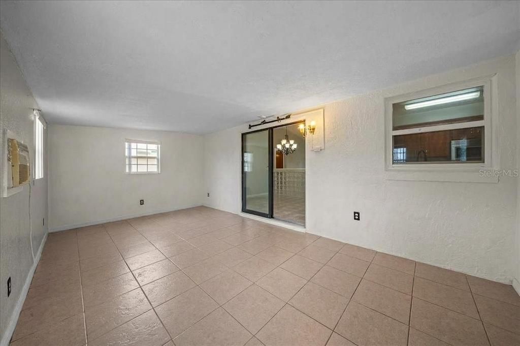 For Rent: $1,695 (3 beds, 2 baths, 1290 Square Feet)