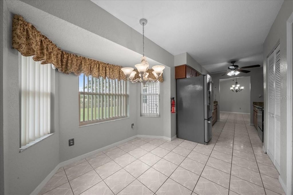 For Rent: $1,695 (3 beds, 2 baths, 1290 Square Feet)