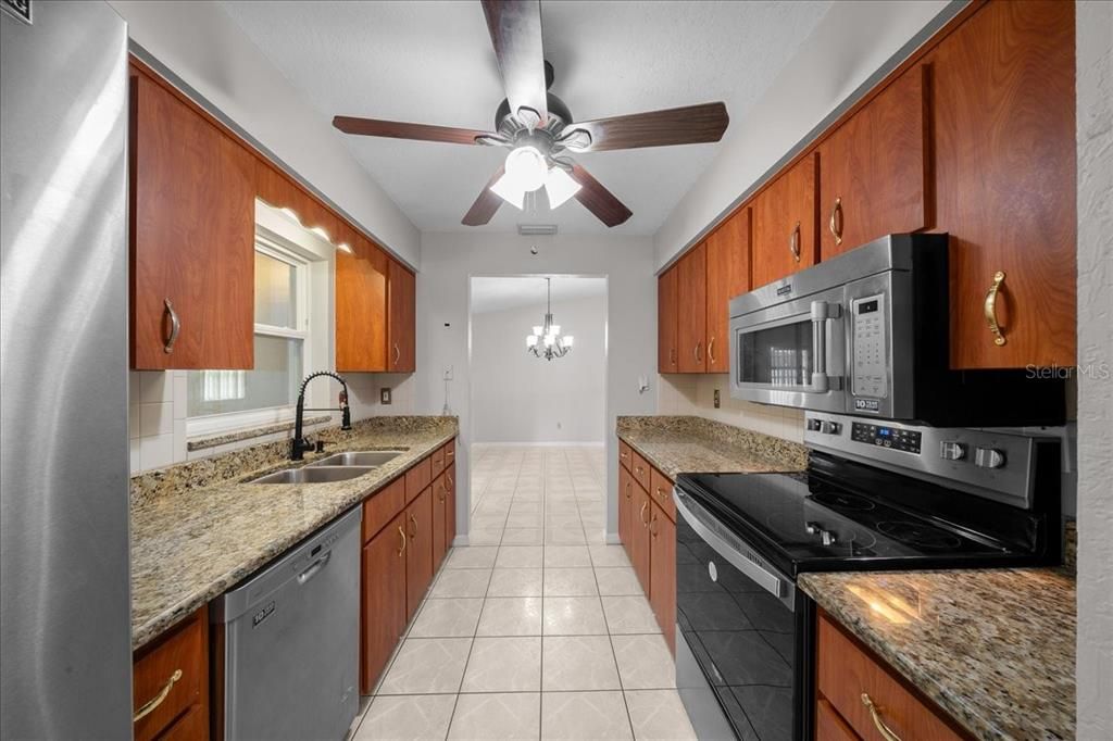 For Rent: $1,695 (3 beds, 2 baths, 1290 Square Feet)