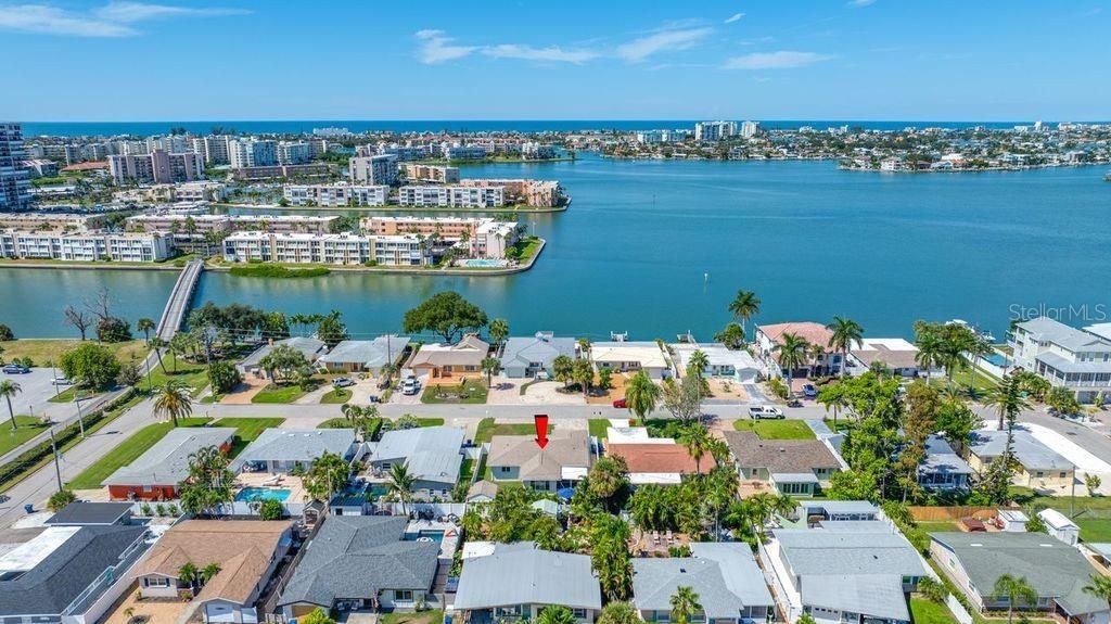 На продажу: $489,000 (2 спален, 2 ванн, 1308 Квадратных фут)