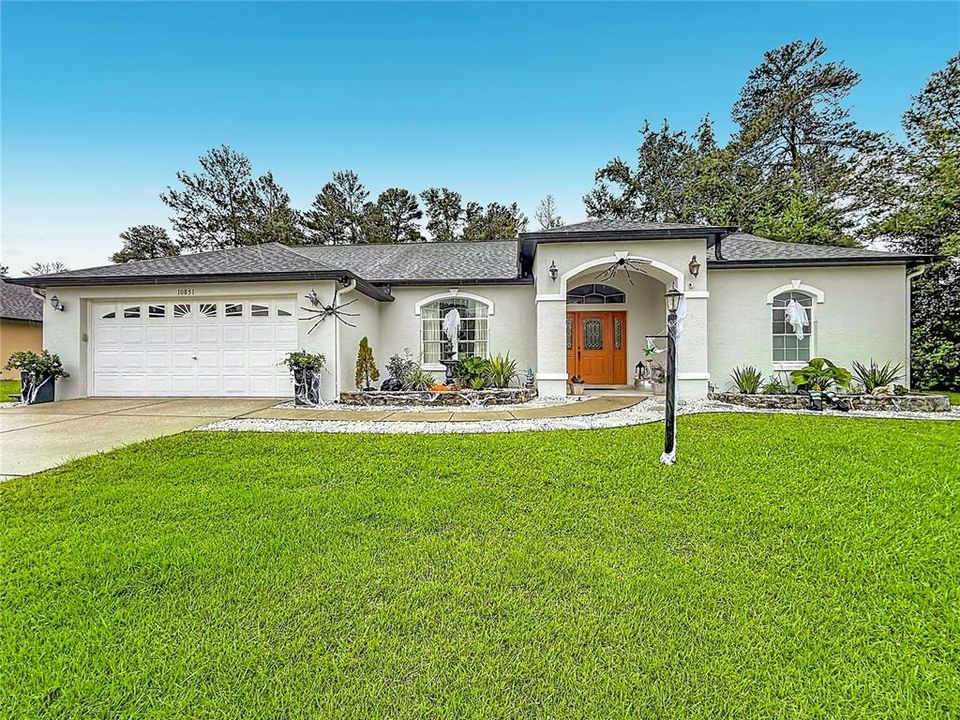 En Venta: $449,900 (4 camas, 2 baños, 2660 Pies cuadrados)