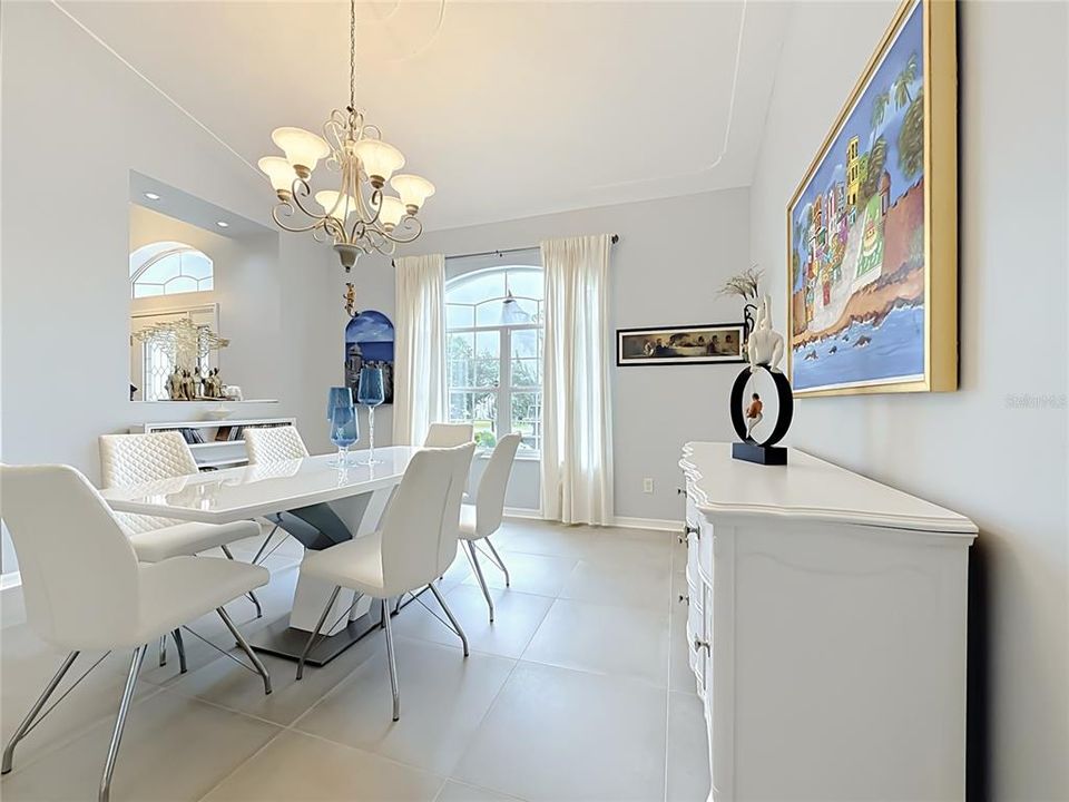 En Venta: $449,900 (4 camas, 2 baños, 2660 Pies cuadrados)