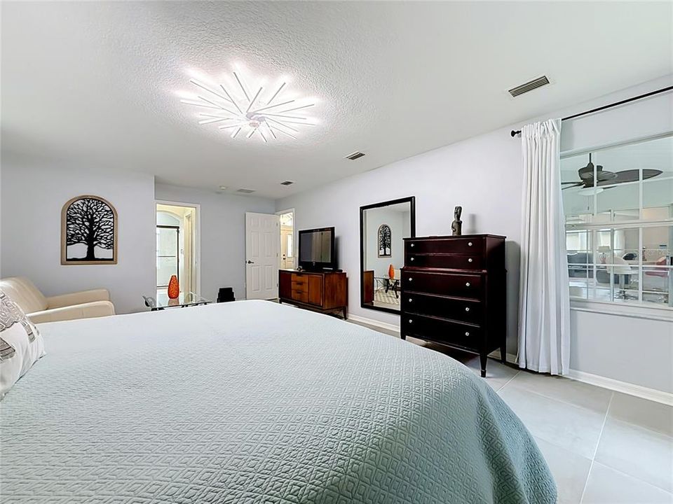 En Venta: $449,900 (4 camas, 2 baños, 2660 Pies cuadrados)