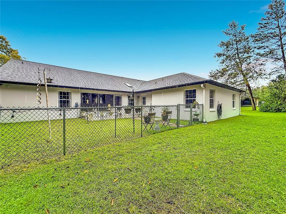 En Venta: $449,900 (4 camas, 2 baños, 2660 Pies cuadrados)