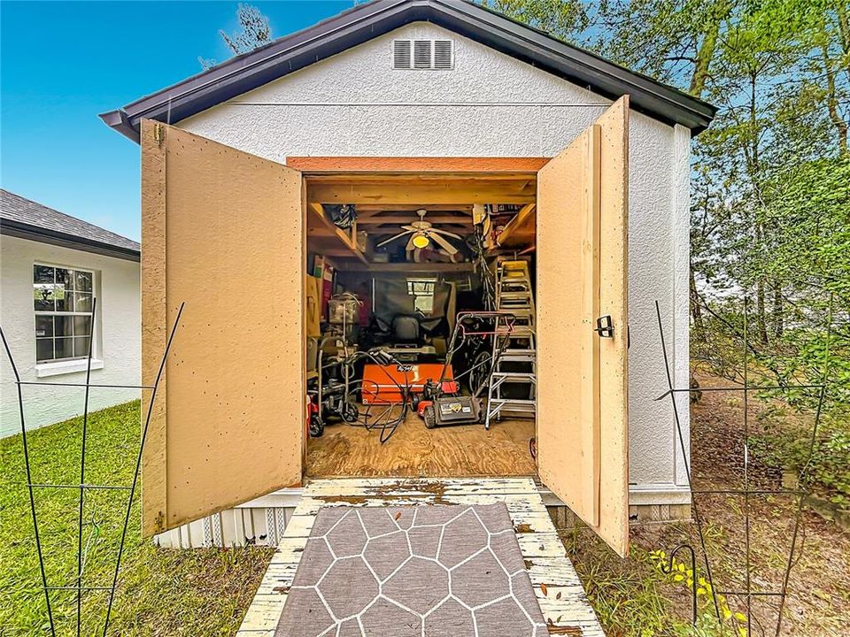 En Venta: $449,900 (4 camas, 2 baños, 2660 Pies cuadrados)