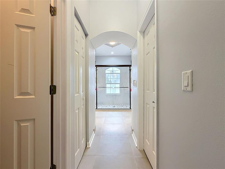 En Venta: $449,900 (4 camas, 2 baños, 2660 Pies cuadrados)