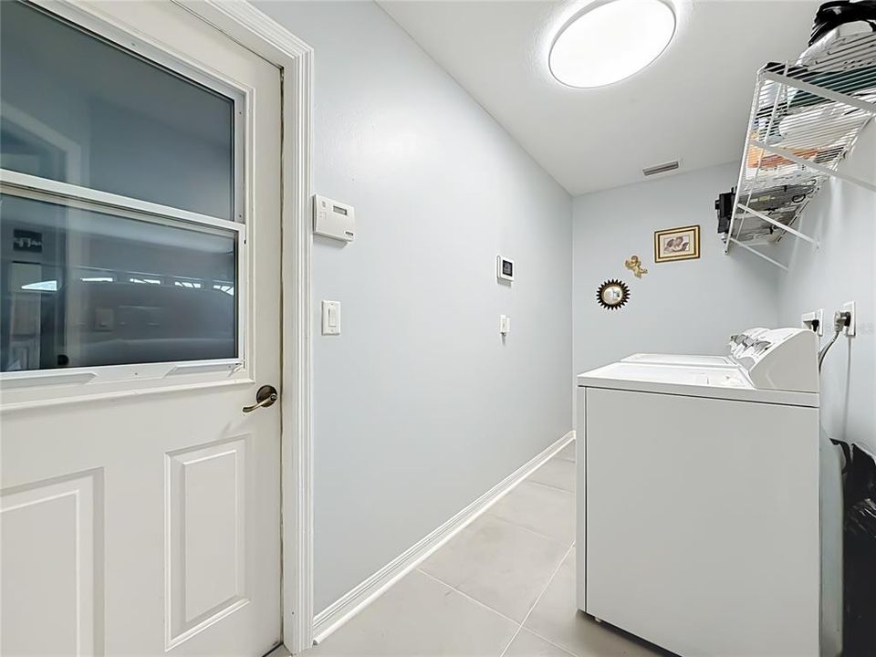 En Venta: $449,900 (4 camas, 2 baños, 2660 Pies cuadrados)