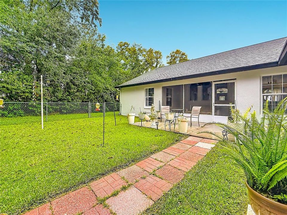 En Venta: $449,900 (4 camas, 2 baños, 2660 Pies cuadrados)