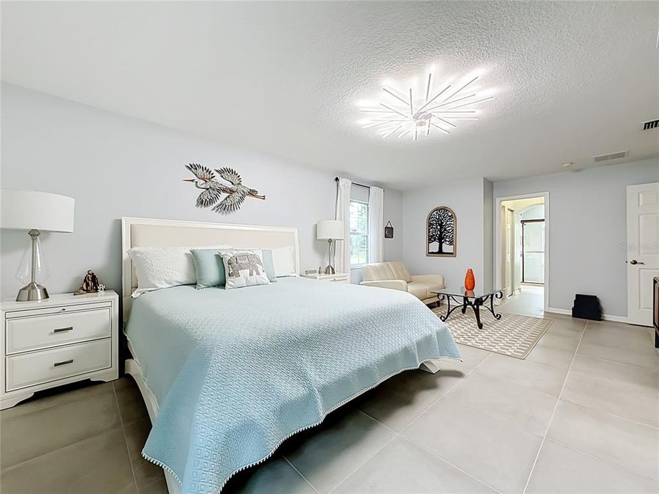 En Venta: $449,900 (4 camas, 2 baños, 2660 Pies cuadrados)