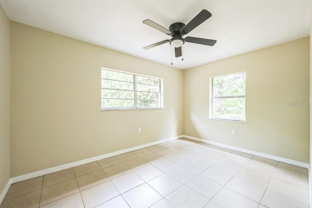 For Sale: $179,990 (3 beds, 1 baths, 864 Square Feet)