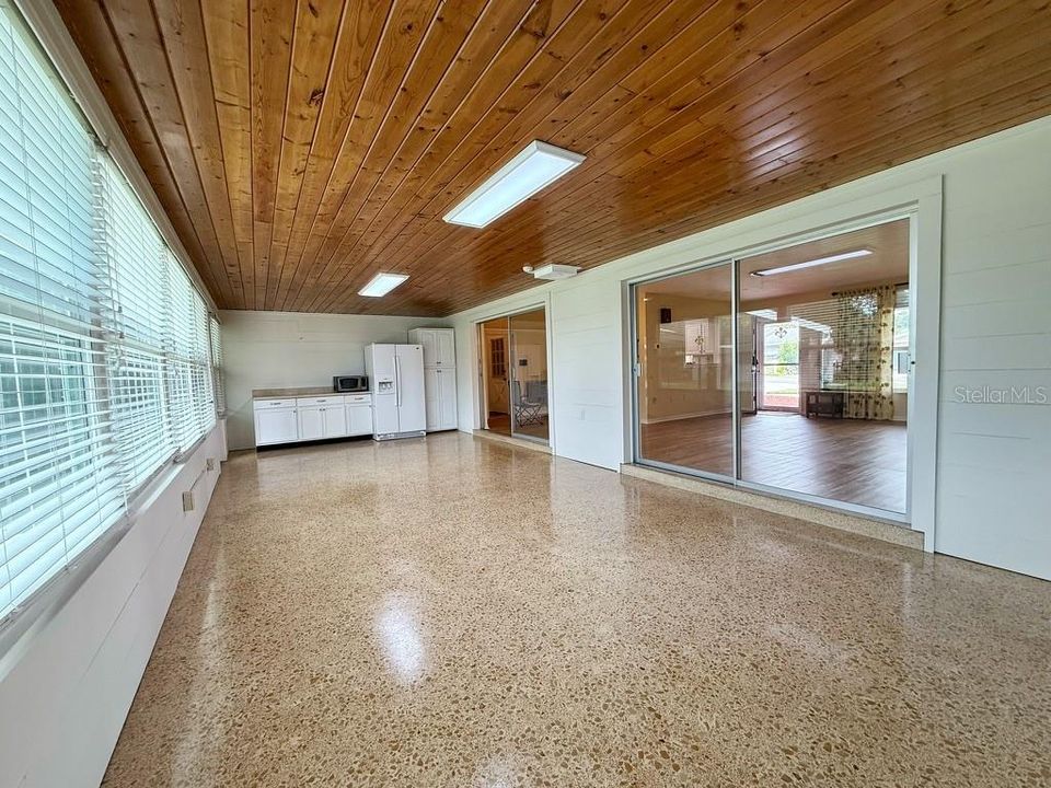 На продажу: $339,000 (3 спален, 2 ванн, 1917 Квадратных фут)