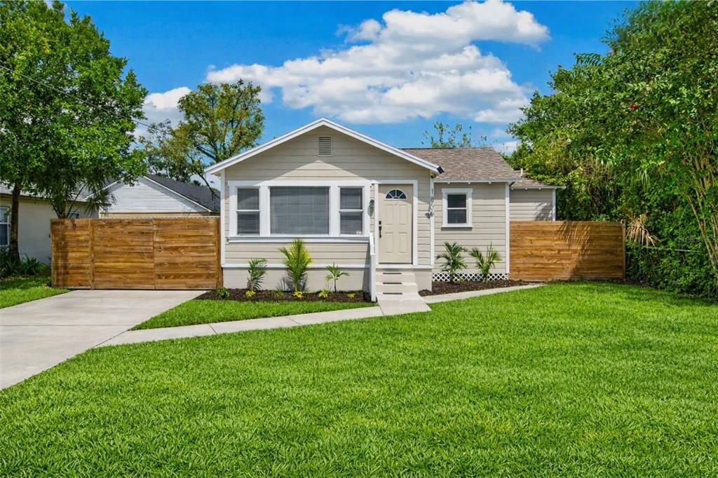 For Sale: $299,999 (3 beds, 2 baths, 1130 Square Feet)