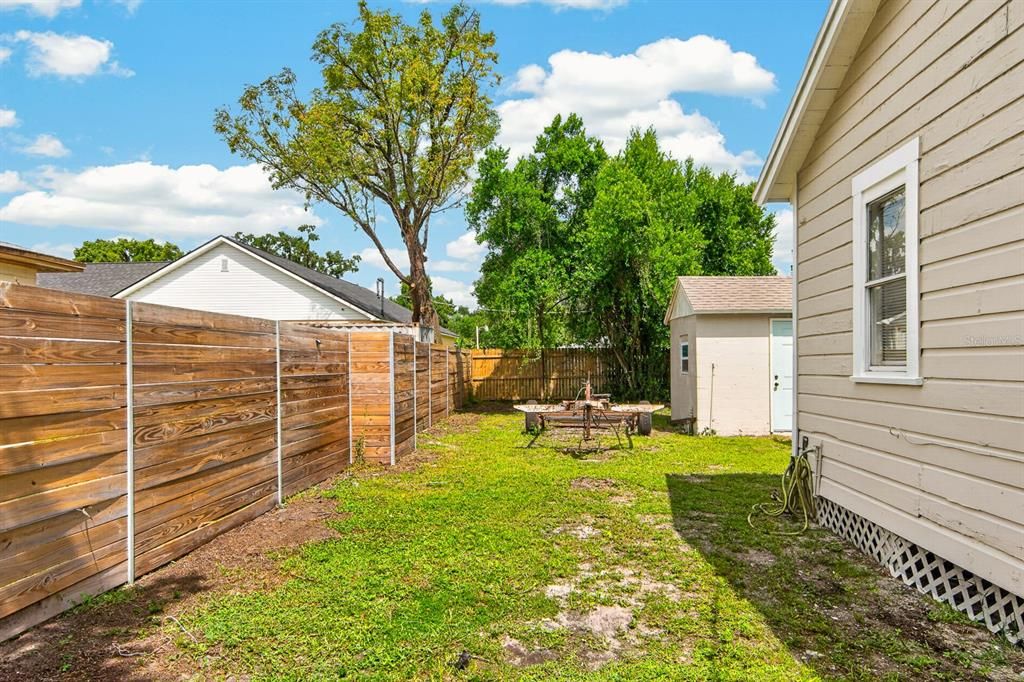 For Sale: $299,999 (3 beds, 2 baths, 1130 Square Feet)