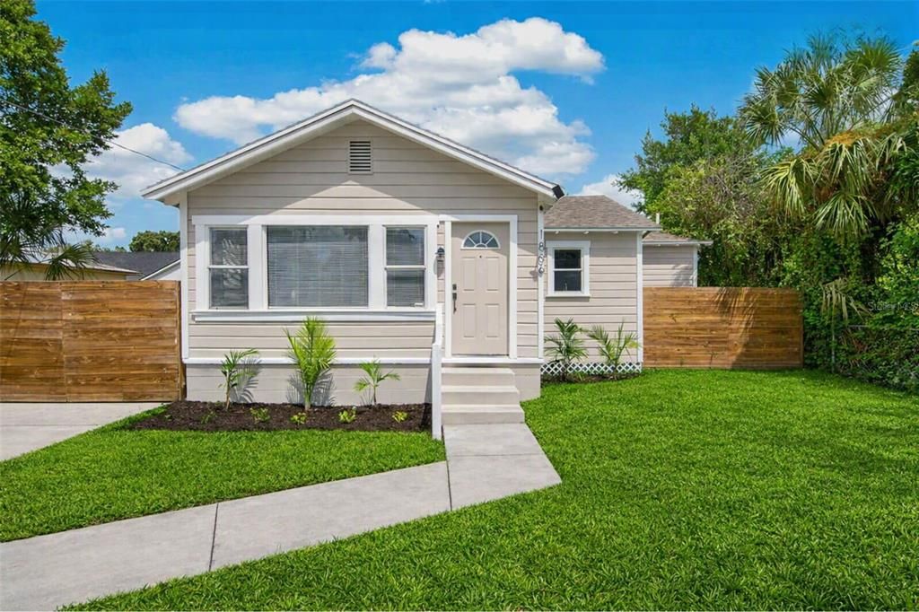 For Sale: $299,999 (3 beds, 2 baths, 1130 Square Feet)