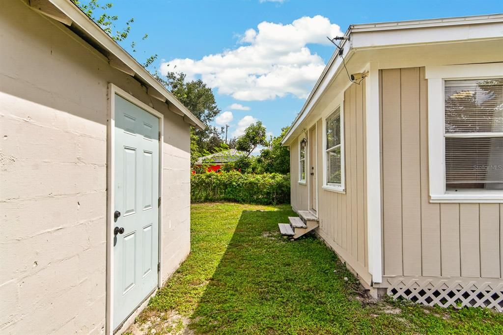 For Sale: $299,999 (3 beds, 2 baths, 1130 Square Feet)