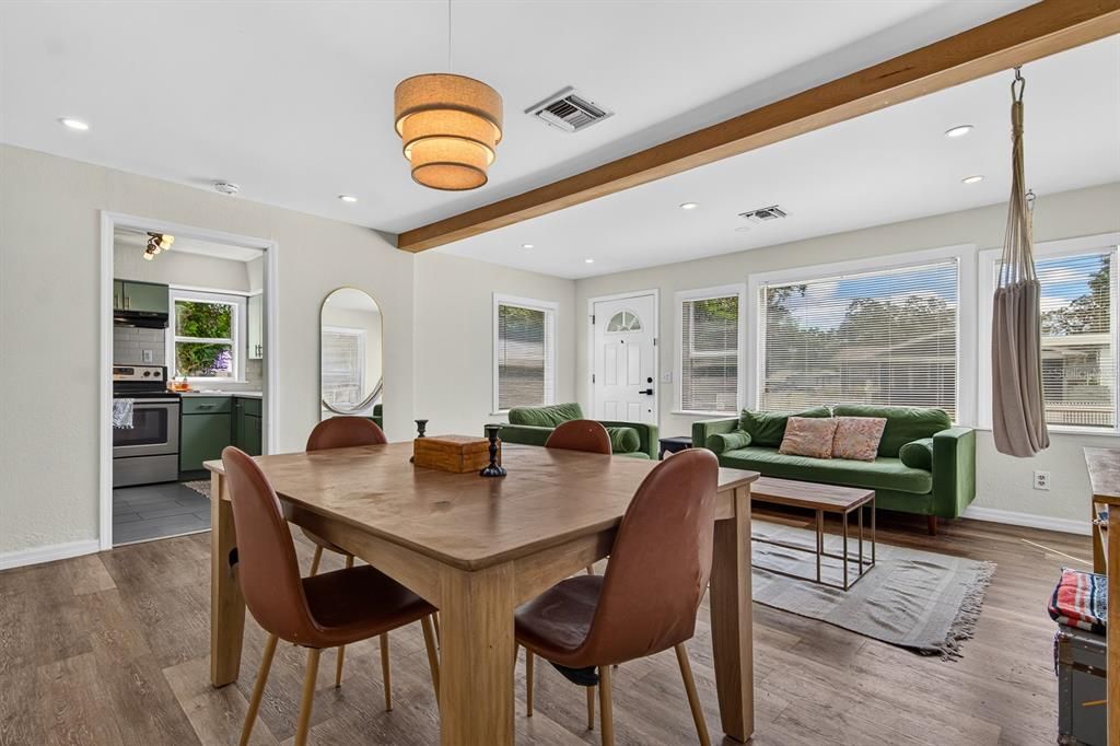 For Sale: $299,999 (3 beds, 2 baths, 1130 Square Feet)