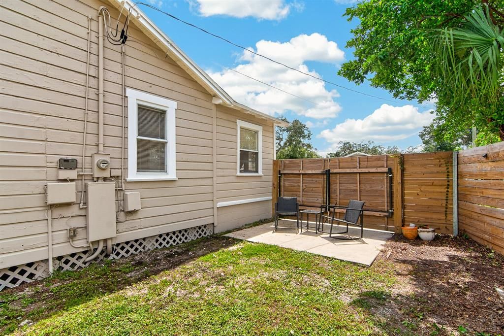 For Sale: $299,999 (3 beds, 2 baths, 1130 Square Feet)