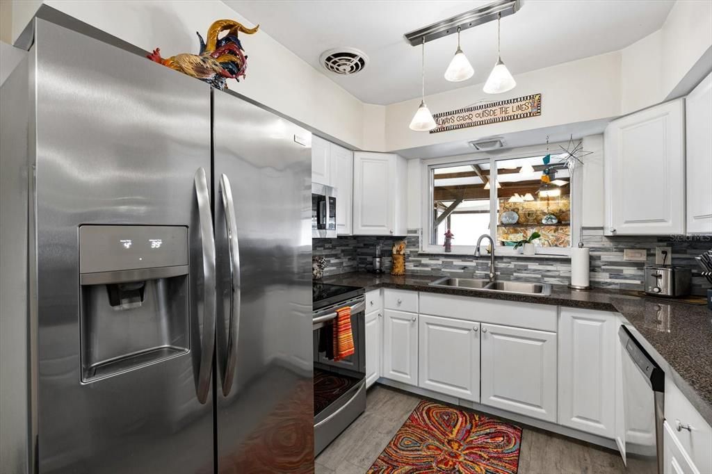For Sale: $435,000 (3 beds, 2 baths, 2024 Square Feet)