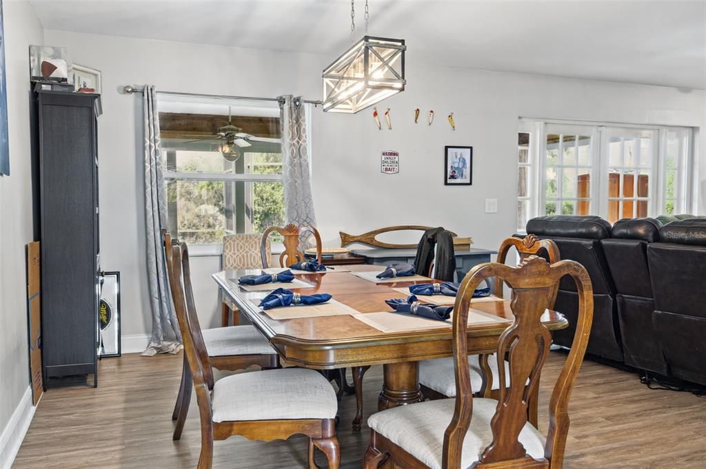 For Sale: $585,000 (3 beds, 2 baths, 2133 Square Feet)