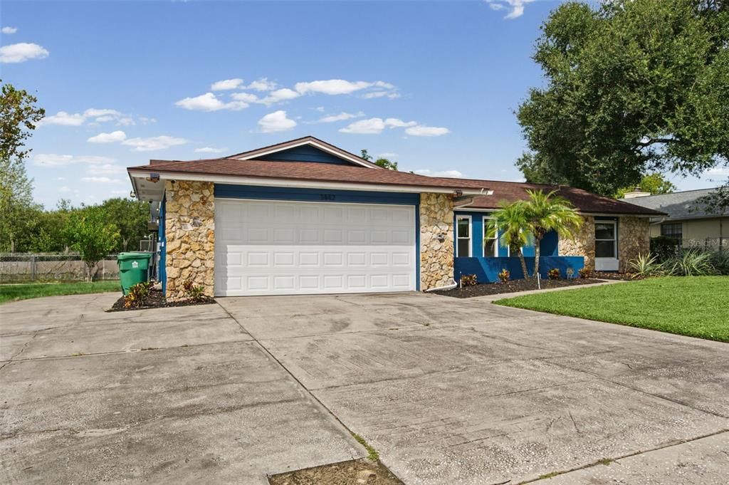 For Sale: $585,000 (3 beds, 2 baths, 2133 Square Feet)