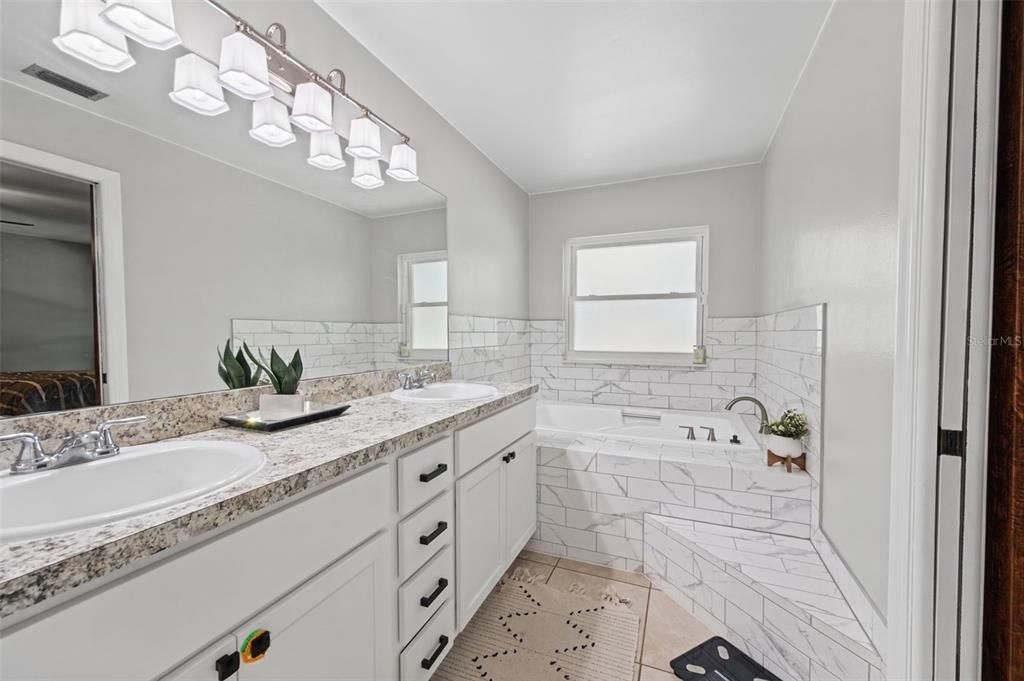 For Sale: $585,000 (3 beds, 2 baths, 2133 Square Feet)