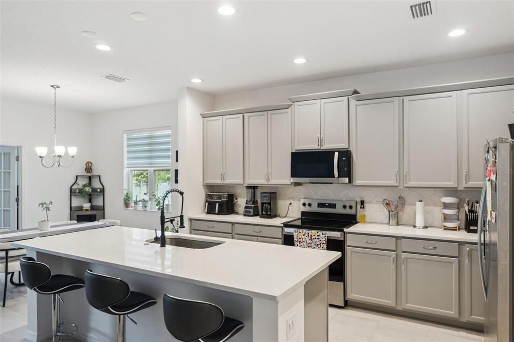 For Sale: $425,000 (4 beds, 2 baths, 2008 Square Feet)