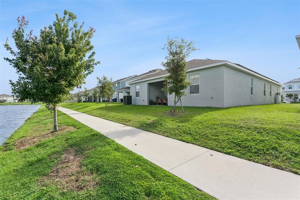 For Sale: $425,000 (4 beds, 2 baths, 2008 Square Feet)