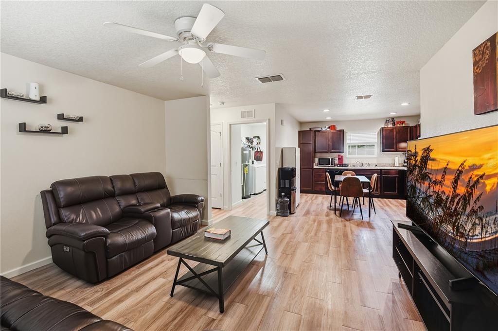 For Sale: $275,000 (4 beds, 2 baths, 1260 Square Feet)