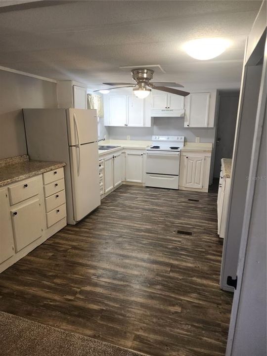 В аренду: $1,700 (3 спален, 3 ванн, 1440 Квадратных фут)