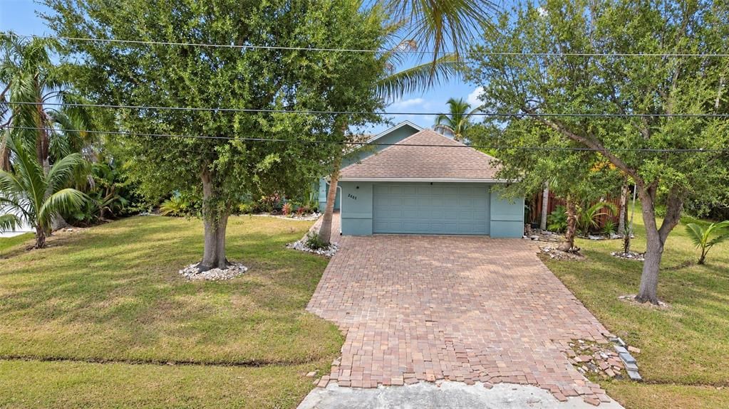For Sale: $309,999 (3 beds, 3 baths, 1468 Square Feet)