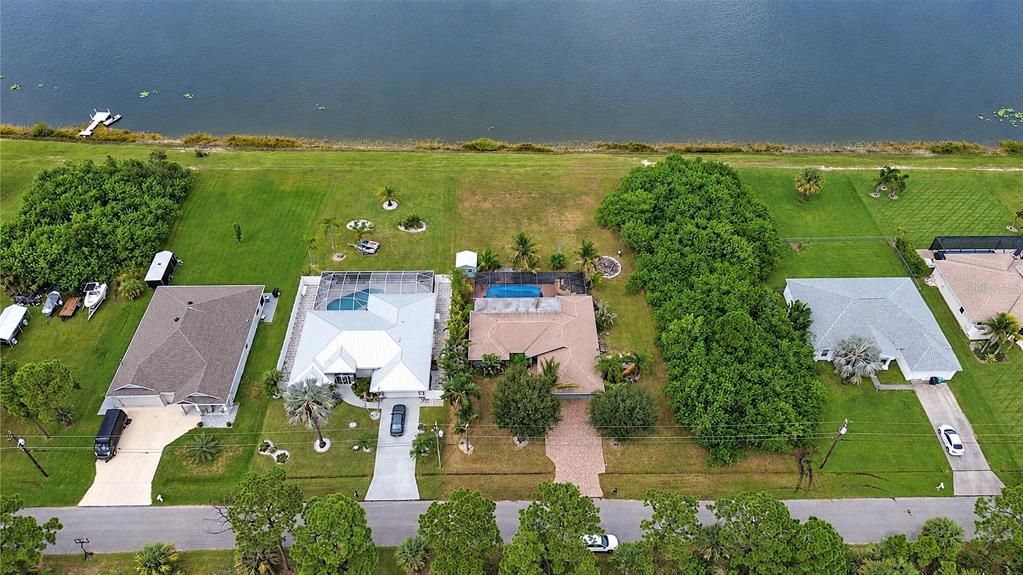 For Sale: $309,999 (3 beds, 3 baths, 1468 Square Feet)