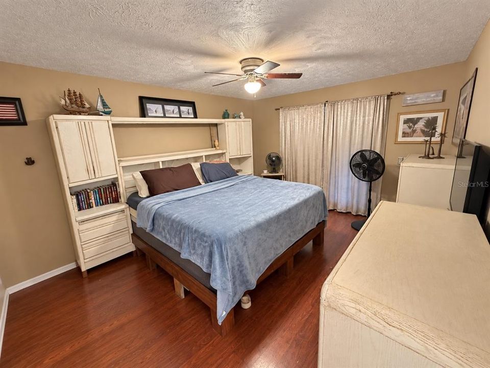 For Sale: $309,999 (3 beds, 3 baths, 1468 Square Feet)