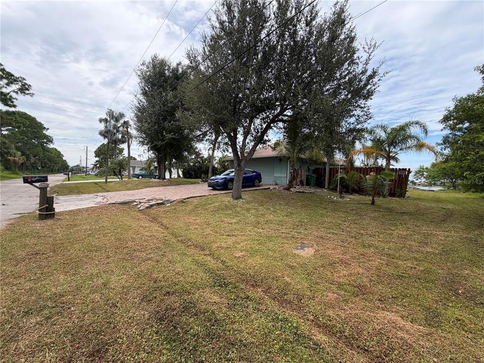 For Sale: $309,999 (3 beds, 3 baths, 1468 Square Feet)