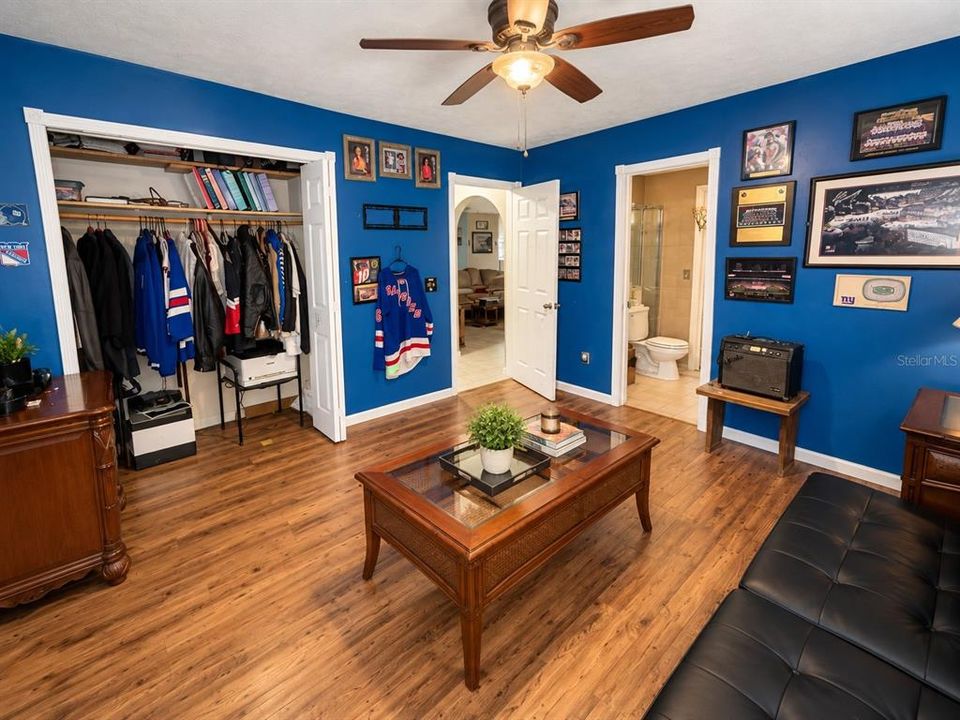 For Sale: $309,999 (3 beds, 3 baths, 1468 Square Feet)