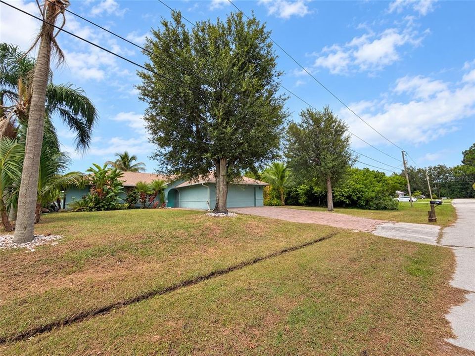 For Sale: $309,999 (3 beds, 3 baths, 1468 Square Feet)