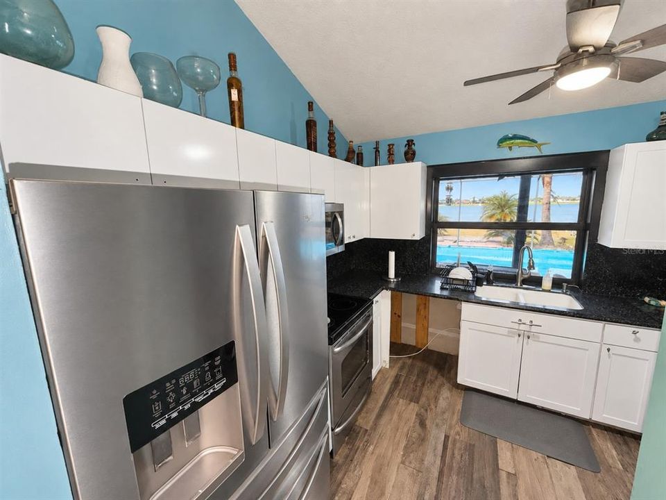 For Sale: $309,999 (3 beds, 3 baths, 1468 Square Feet)