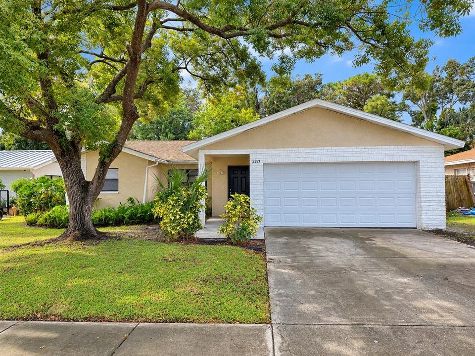 For Sale: $265,000 (3 beds, 2 baths, 1281 Square Feet)