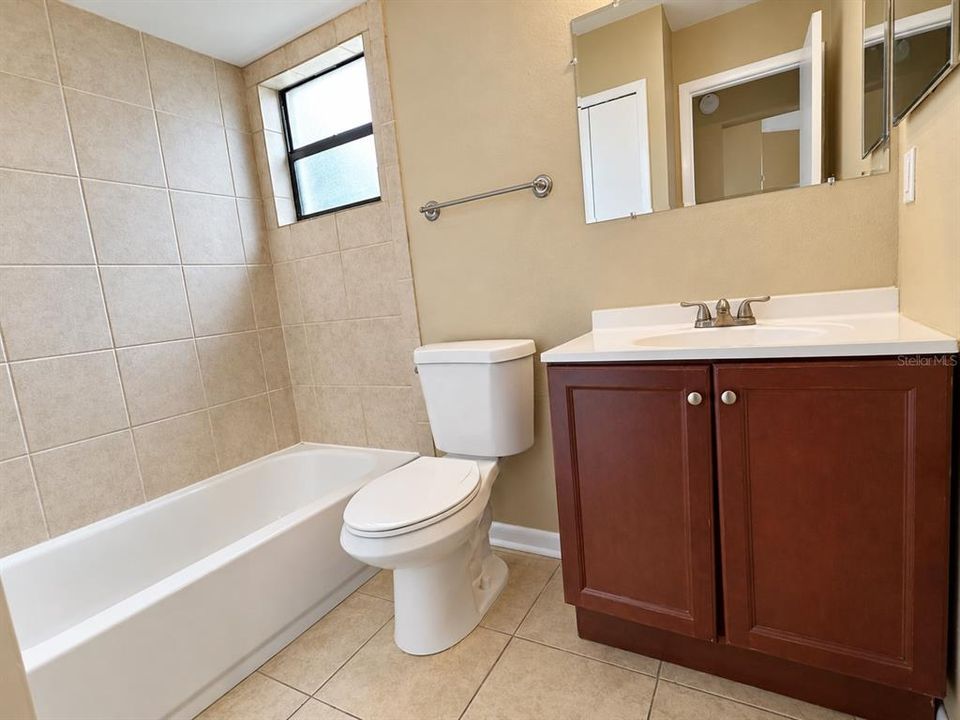 For Sale: $265,000 (3 beds, 2 baths, 1281 Square Feet)
