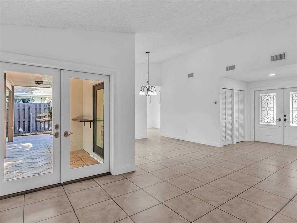 En Venta: $705,000 (3 camas, 2 baños, 1772 Pies cuadrados)