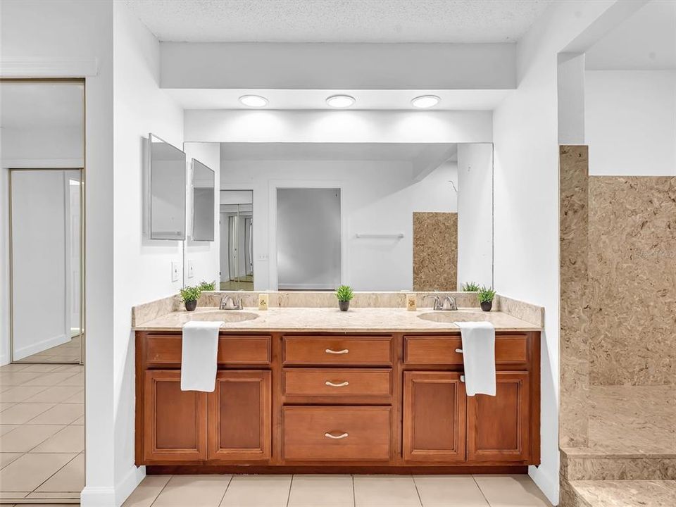 En Venta: $705,000 (3 camas, 2 baños, 1772 Pies cuadrados)